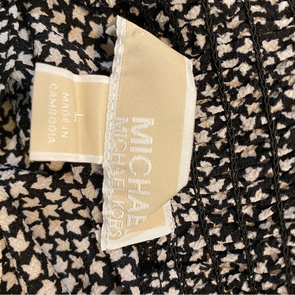 Michael Kors black/white print off the shoulder blouse, size L - Picture 2 of 3